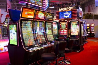 Multi-player Capsa Susun table on dewa33 slot